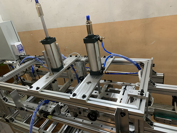 马跃智能：全自动吸塑二折机高效生产的经济型解决方案